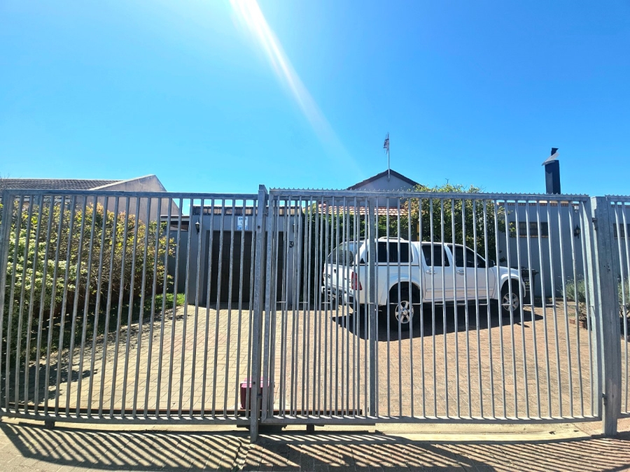 3 Bedroom Property for Sale in Colorado Park Western Cape